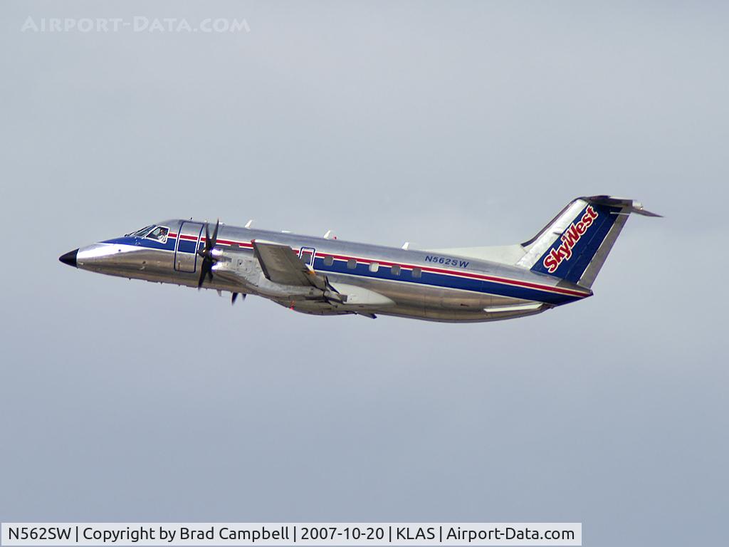 N562SW, 1998 Embraer EMB-120 Brasilia C/N 120336, SkyWest Airlines / 1998 Embraer EMB-120