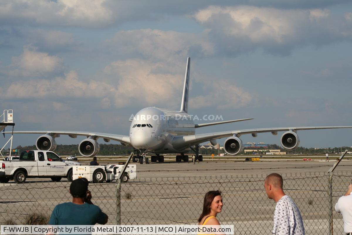 F-WWJB, 2006 Airbus A380-861 C/N 007, people turn out to see A380