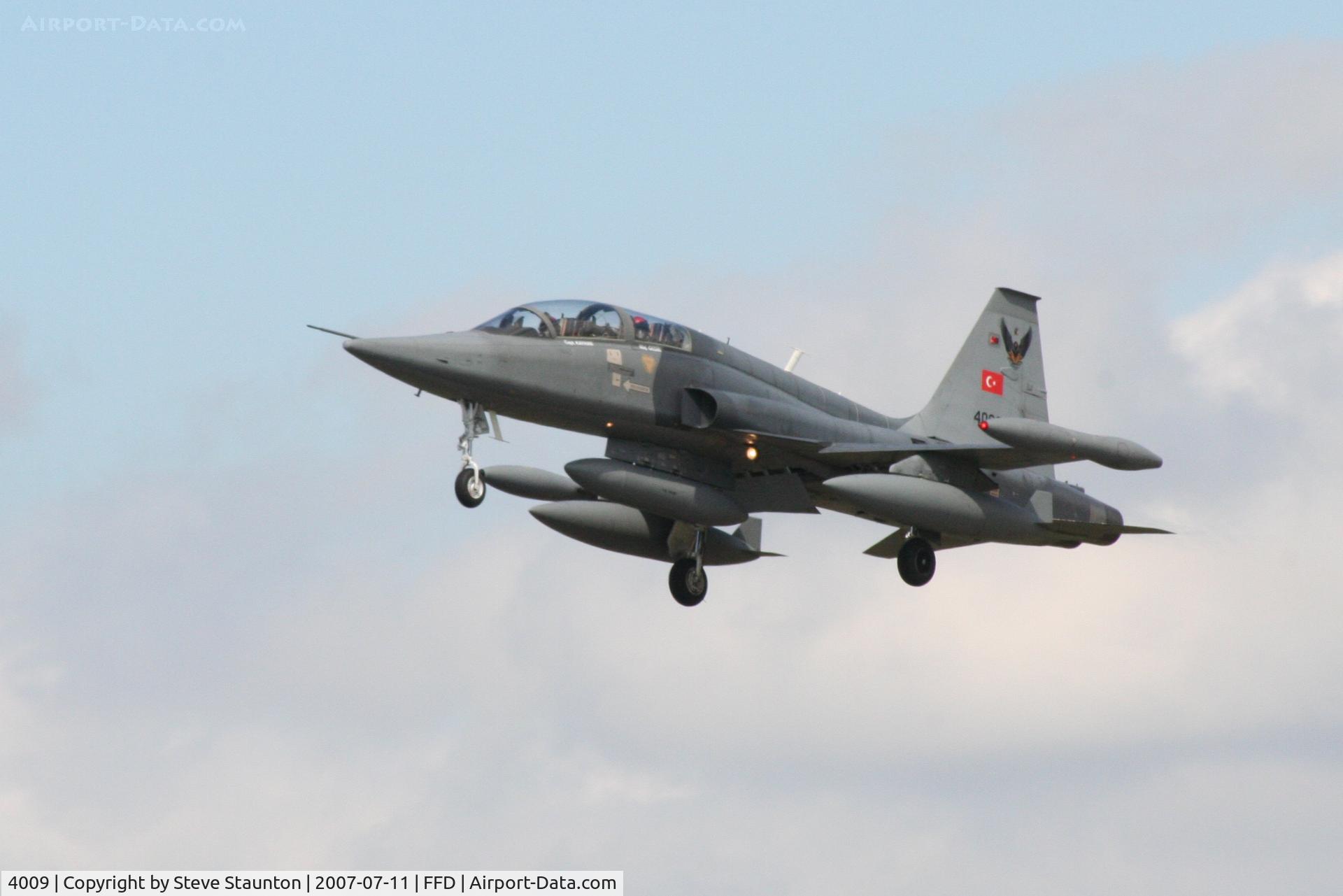 4009, 1969 Canadair NF-5B Freedom Fighter C/N 4009, Royal International Air Tattoo 2007
