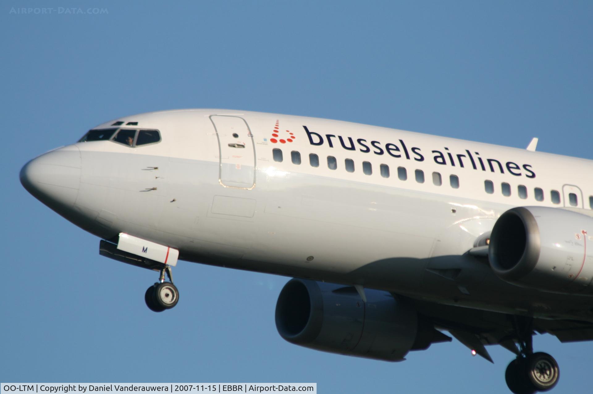 OO-LTM, 1991 Boeing 737-3M8 C/N 25070, arrival of flight SN3188 to rwy 25L