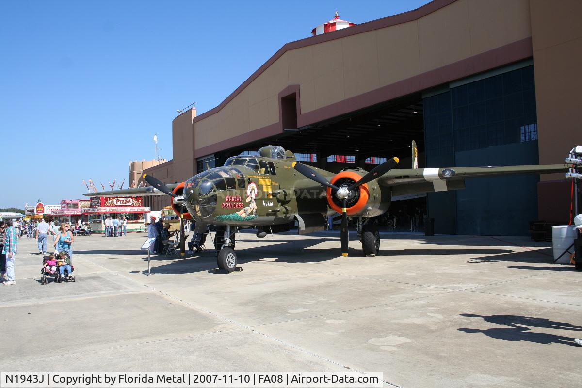 N1943J, 1943 North American B-25N Mitchell C/N 108-35072, Apache Princess