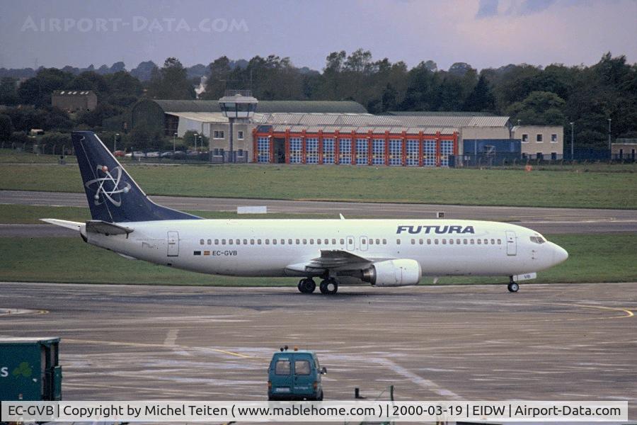 EC-GVB, Boeing 737-4YO C/N 24689, On a typical rainy evening in Dublin
