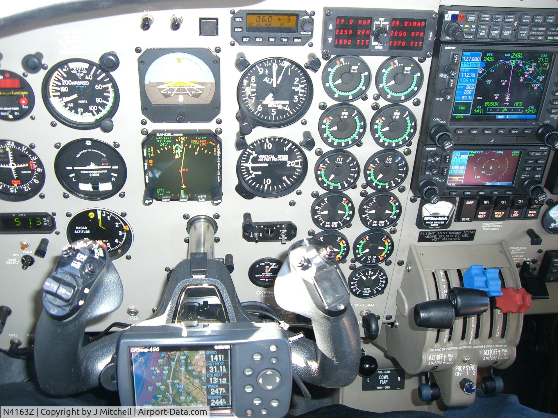N4163Z, 2000 Piper PA-34-220T Seneca V C/N 3449177, Panel in Flight
