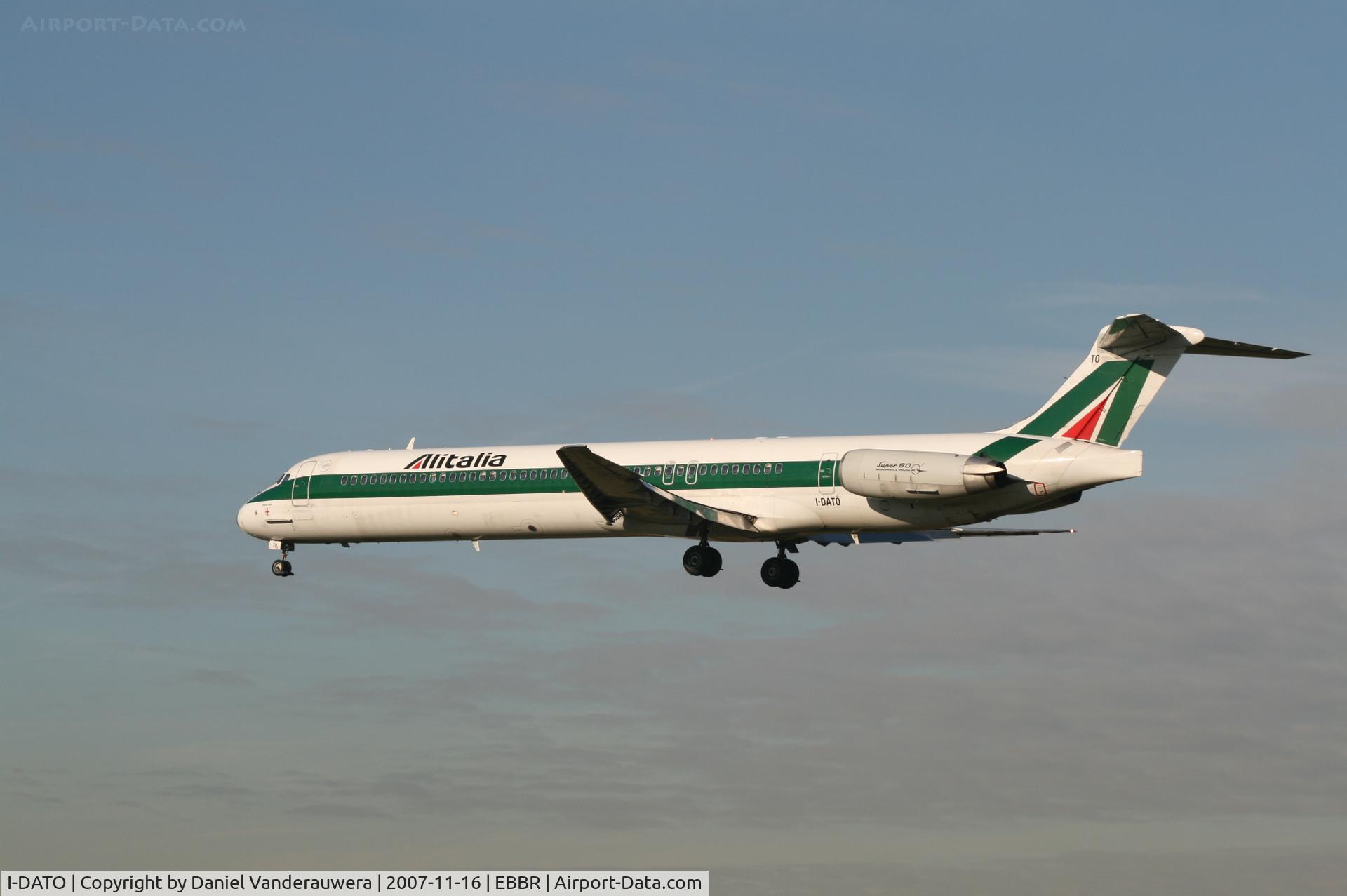 I-DATO, 1993 McDonnell Douglas MD-82 (DC-9-82) C/N 53219/2062, arrival of 
