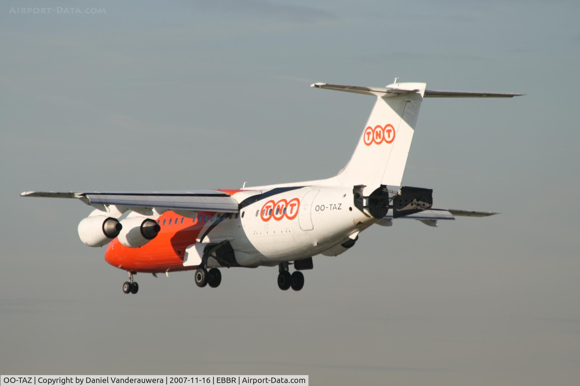OO-TAZ, 1991 British Aerospace BAe.146-200QC Quick Change C/N E2188, several seconds before touching rwy 25L