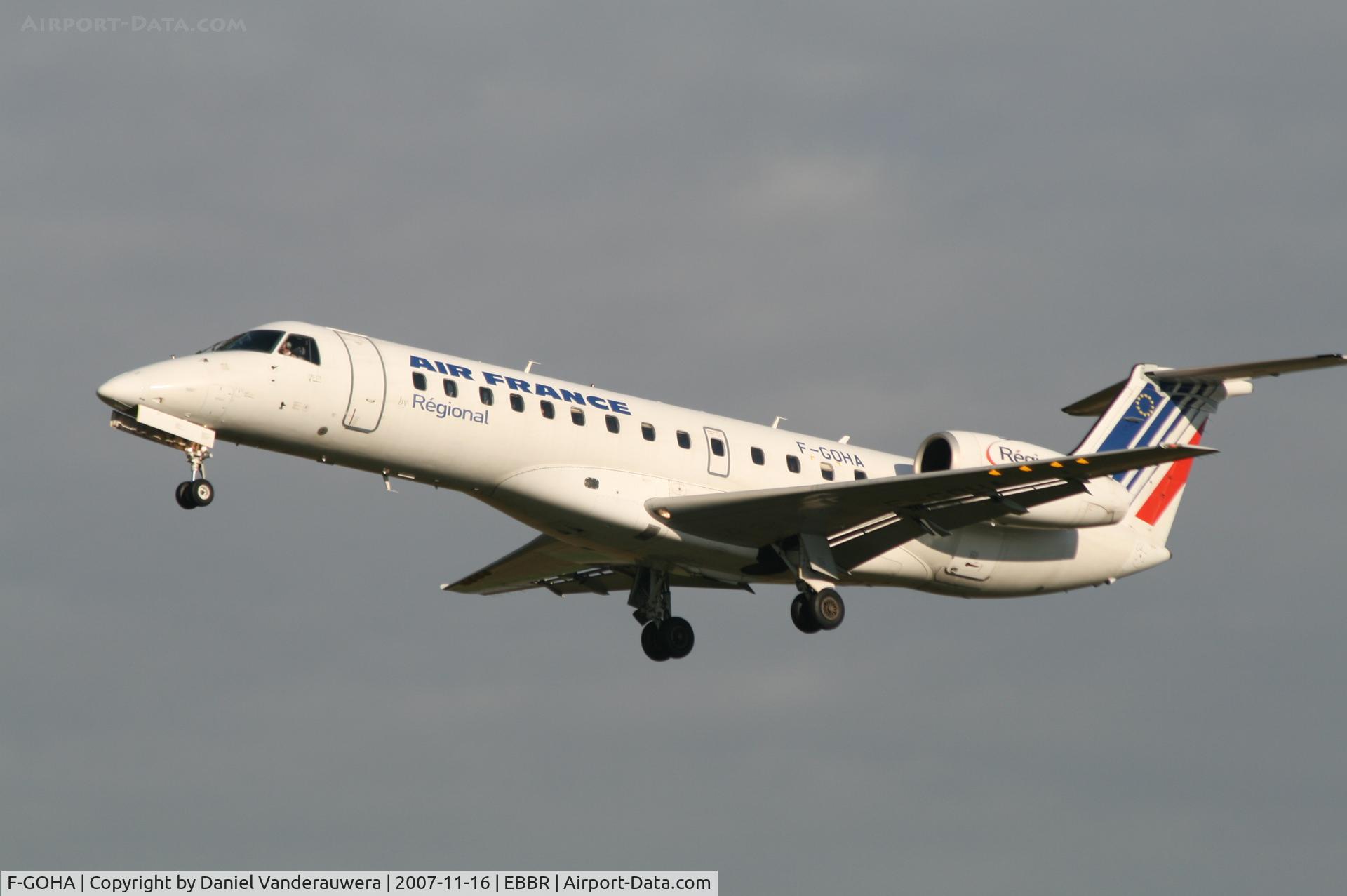 F-GOHA, 2000 Embraer ERJ-135ER (EMB-135ER) C/N 145189, arrival of flight AF3212 to rwy 25L