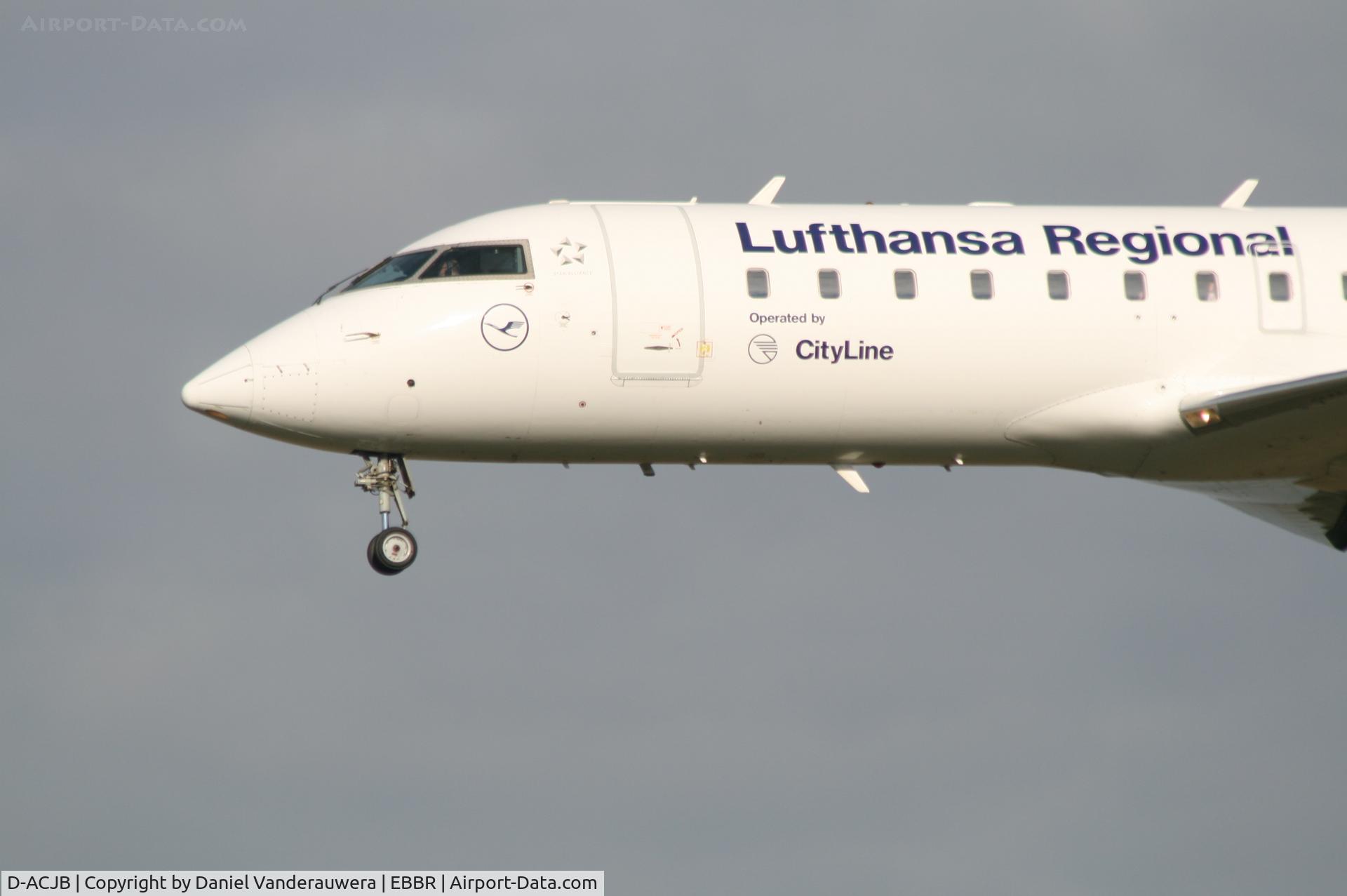 D-ACJB, 1996 Canadair CRJ-100LR (CL-600-2B19) C/N 7128, descending to rwy 25L