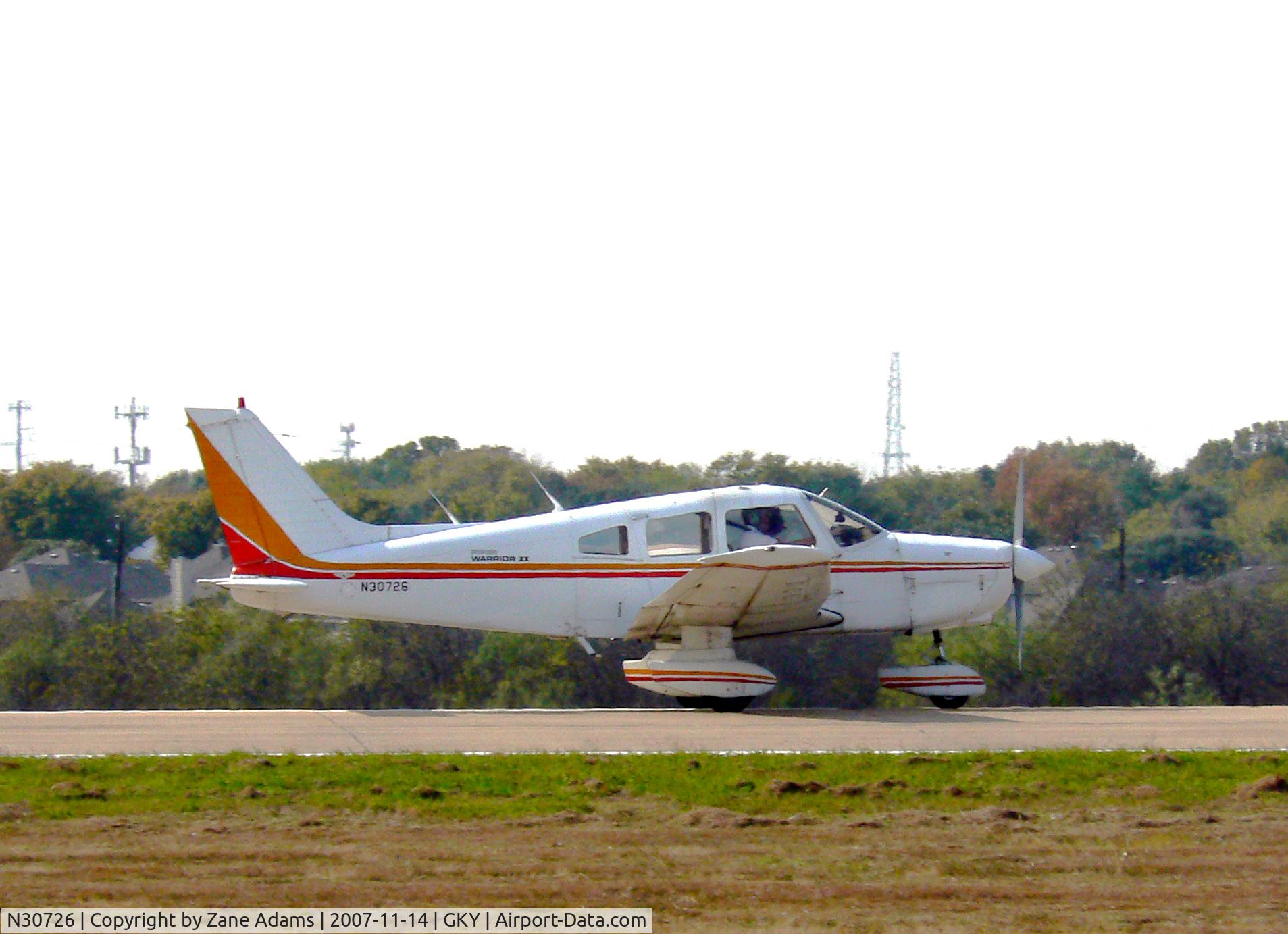 N30726, 1978 Piper PA-28-161 C/N 28-7916090, Landing at Arlington Municipal
