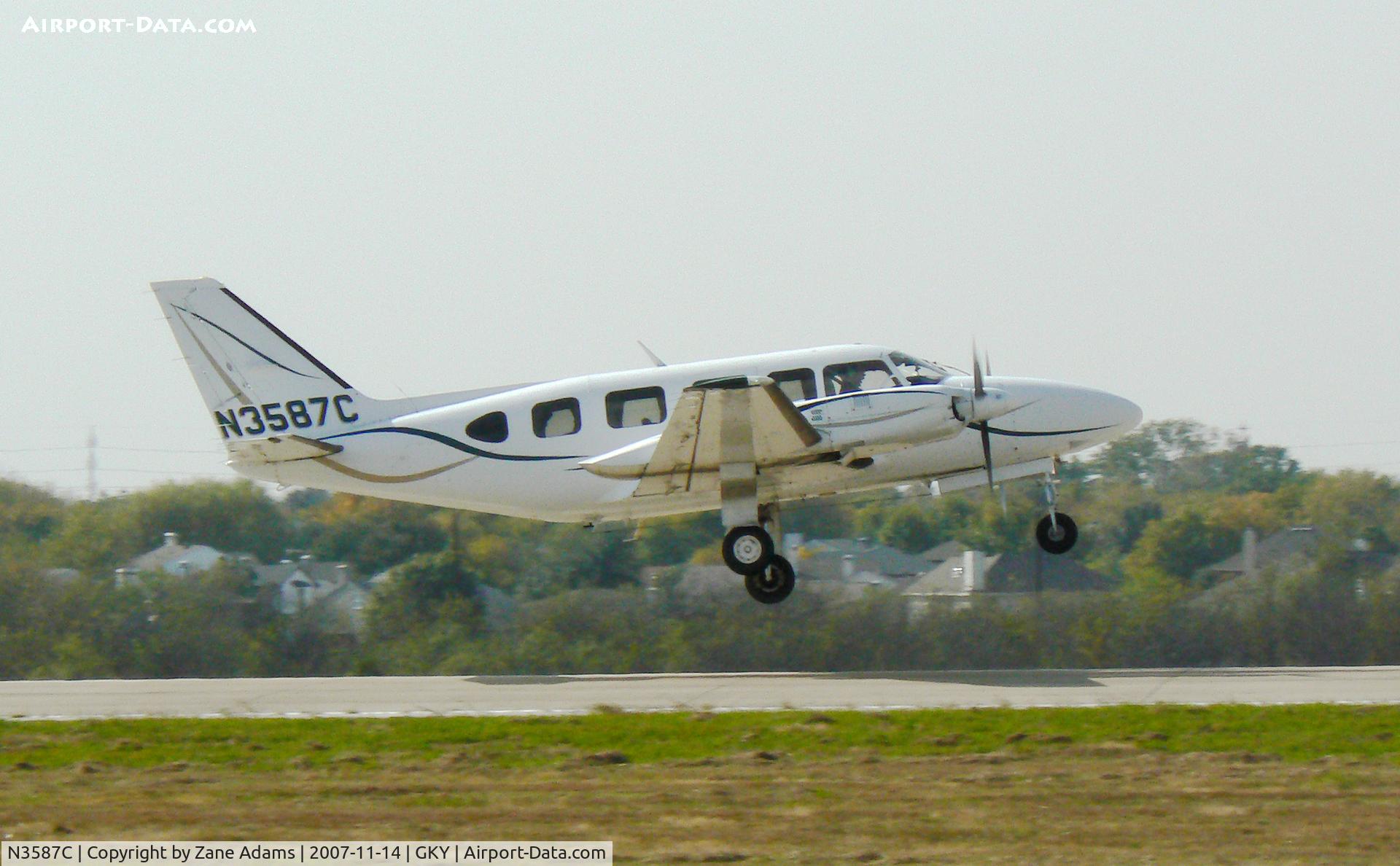 N3587C, 1980 Piper PA-31-350 Chieftain C/N 31-8052118, Takeoff from Arlington Municipal