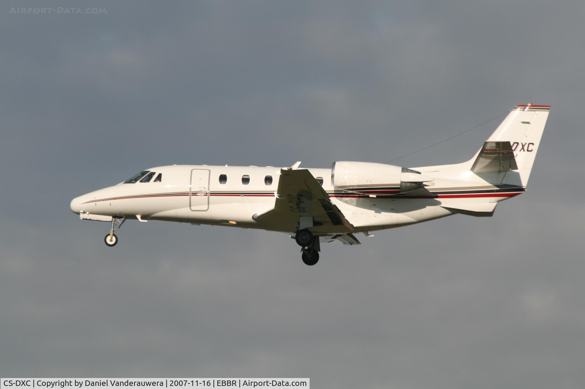 CS-DXC, 2005 Cessna 560XL C/N 560-5559, descending to rwy 25L