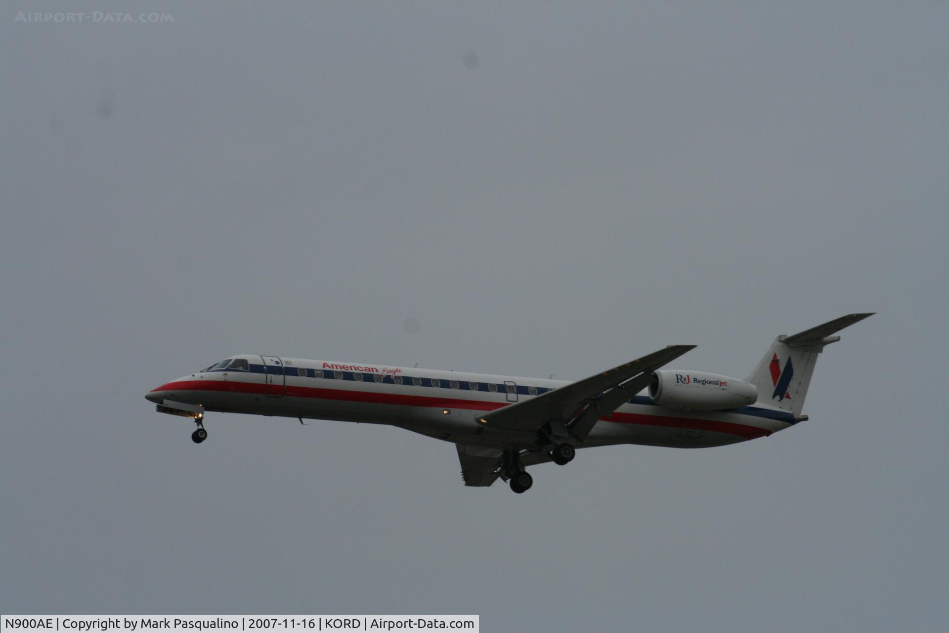 N900AE, 2004 Embraer ERJ-145LR (EMB-145LR) C/N 14500885, EMB-145LR