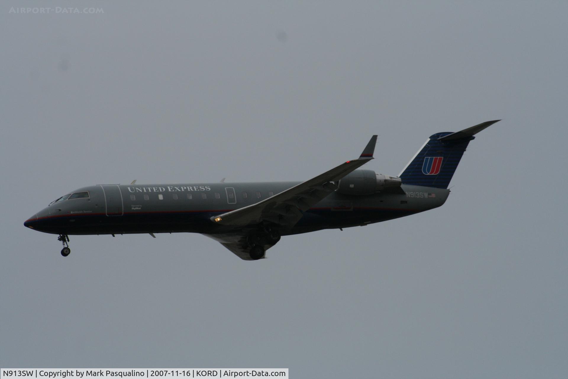 N913SW, 2001 Bombardier CRJ-200ER (CL-600-2B19) C/N 7597, CL-600-2B19