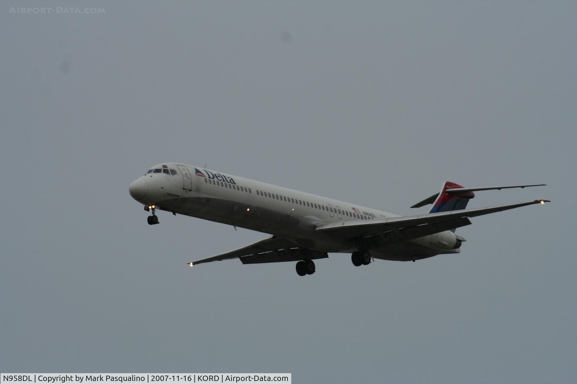 N958DL, 1990 McDonnell Douglas MD-88 C/N 49977, MD-88