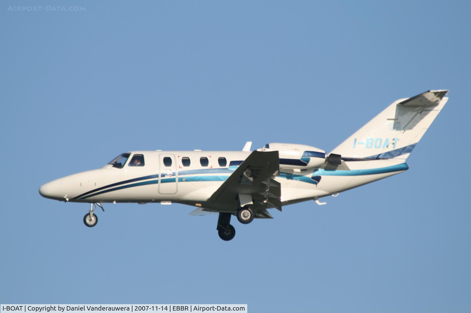 I-BOAT, 2001 Cessna 525 CitationJet CJ1 C/N 525-0450, descending to rwy 25L