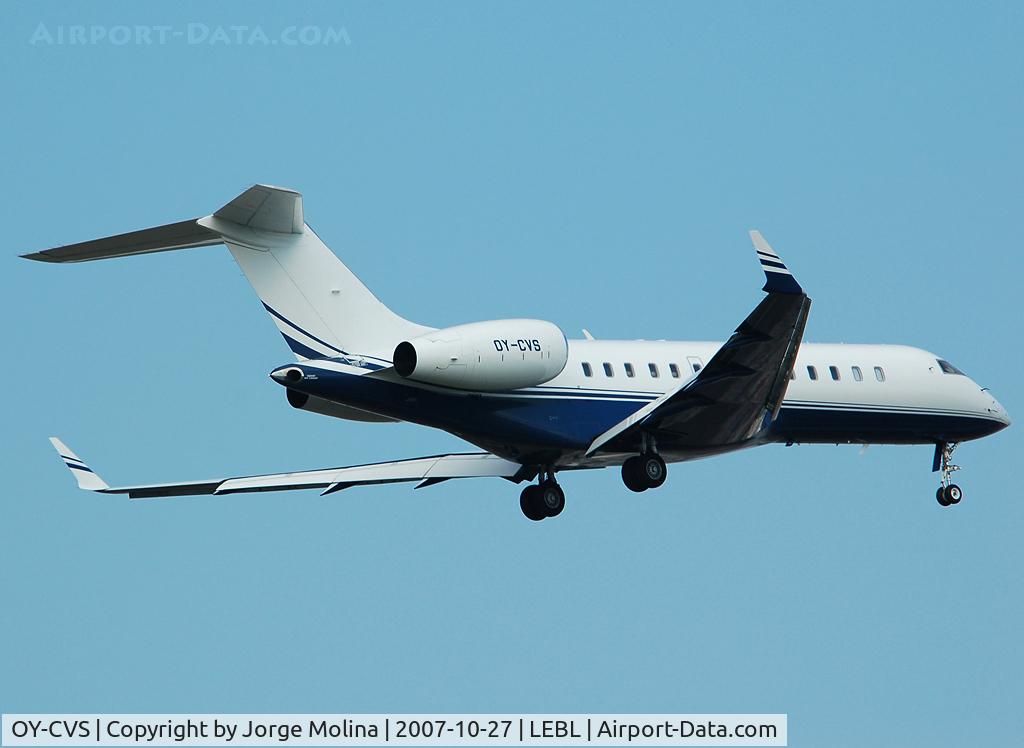 OY-CVS, 2004 Bombardier BD-700-1A10 Global Express C/N 9139, On final RWY 07L.