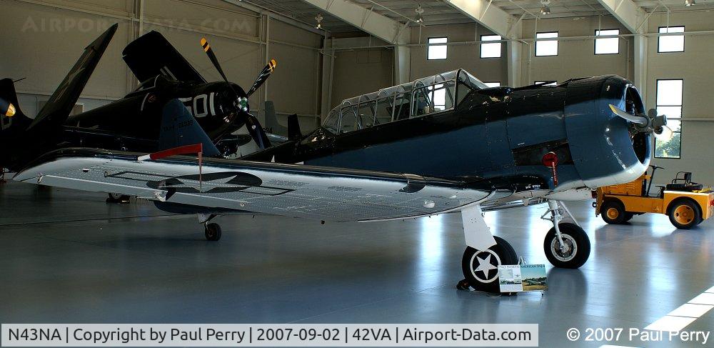 N43NA, 1943 North American SNJ-4 Texan C/N 88-11798, And inside, a closer look