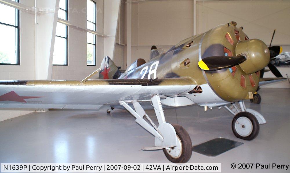 N1639P, 1939 Polikarpov I-16 Type 24 C/N 2421028, A better shot of the nose section of White 28