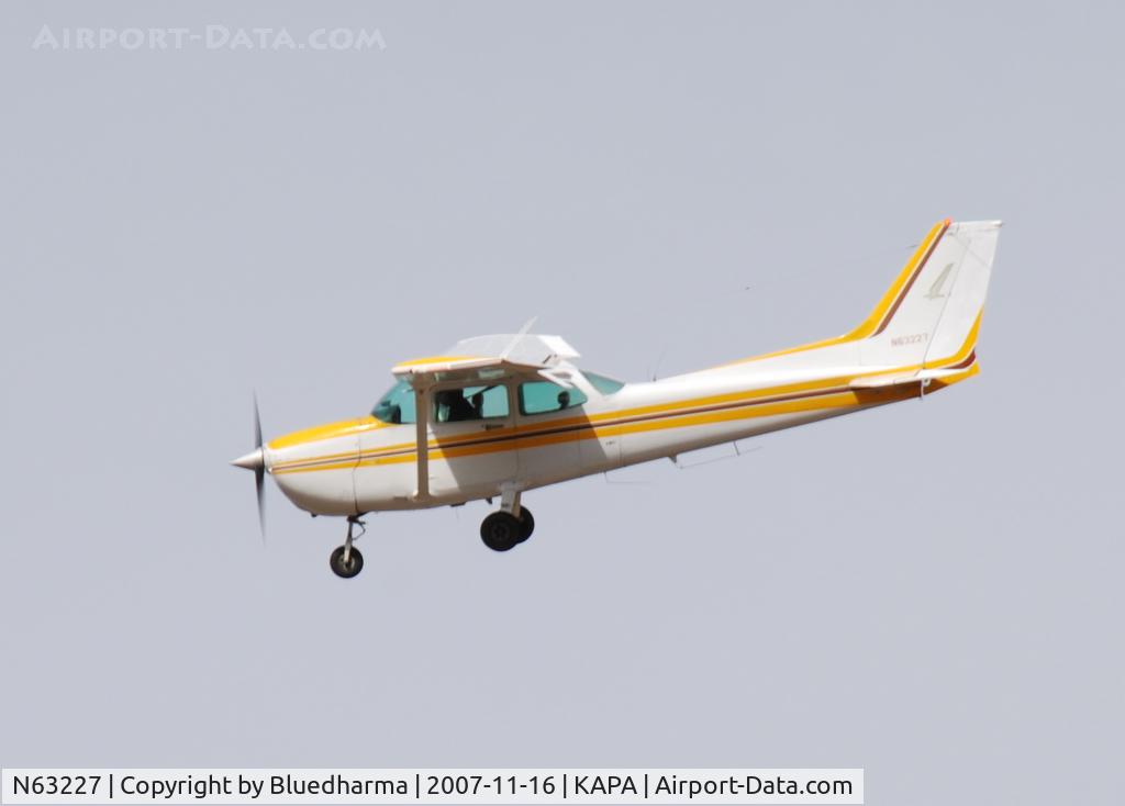 N63227, 1981 Cessna 172P C/N 17275408, Steep approach to 17R
