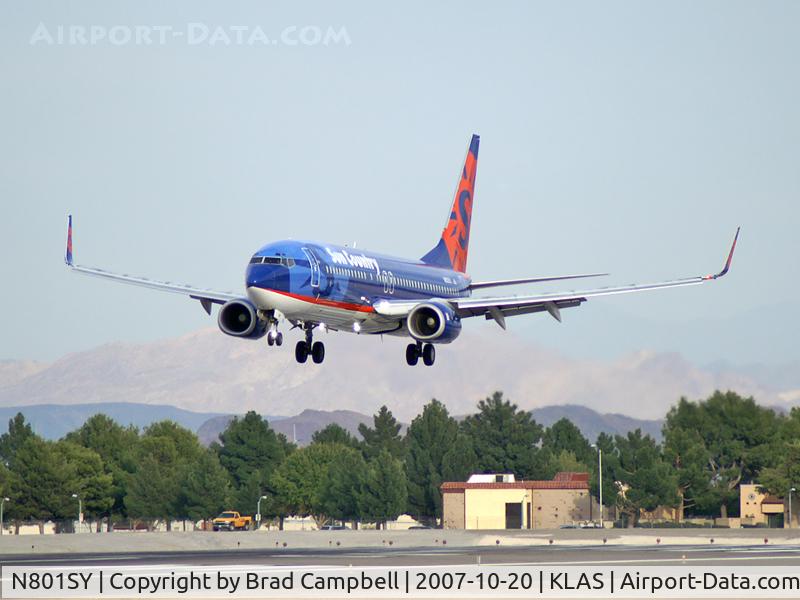 N801SY, 2001 Boeing 737-8Q8 C/N 30332, Sun Country / 2001 Boeing 737-8Q8