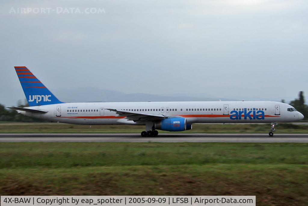 4X-BAW, 2000 Boeing 757-3E7 C/N 30179, departing to TelAviv