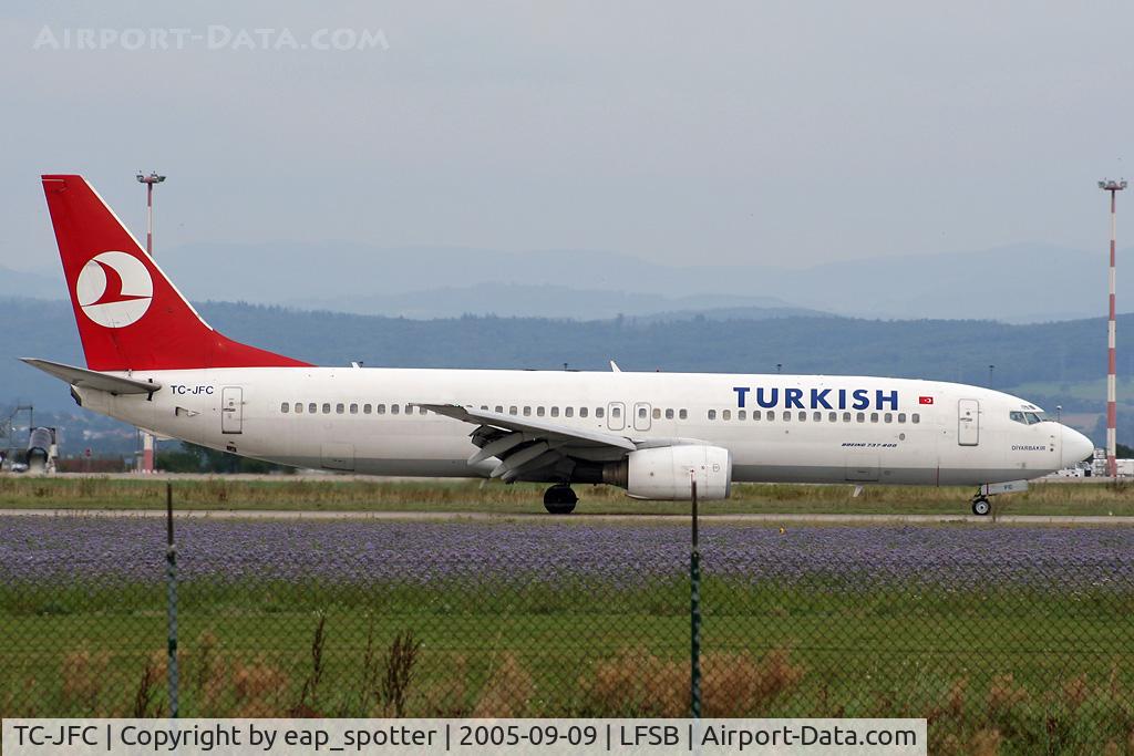 TC-JFC, 1998 Boeing 737-8F2 C/N 29765, departing rwy 16
