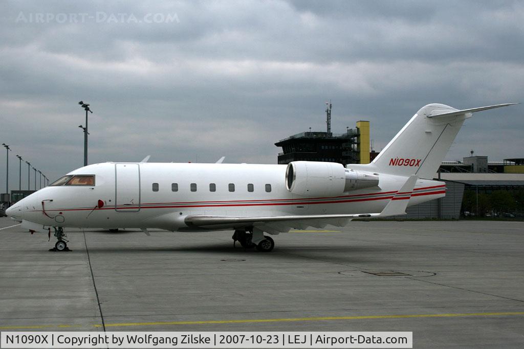 N1090X, 2004 Bombardier Challenger 604 (CL-600-2B16) C/N 5576, visitor