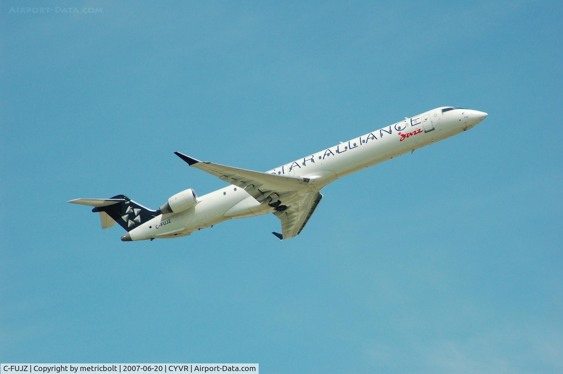 C-FUJZ, 2005 Bombardier CRJ-900 C/N 15048, departure from YVR