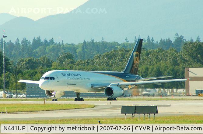 N441UP, 1994 Boeing 757-24APF C/N 27386, taxying for departure at YVR from the UPS cargo facility
