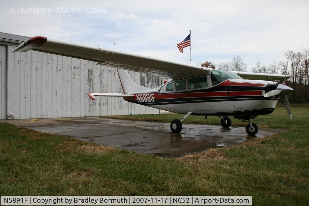 N5891F, 1967 Cessna 210G Centurion C/N 21058891, Snapped this photo just after we finished washing the airplane.