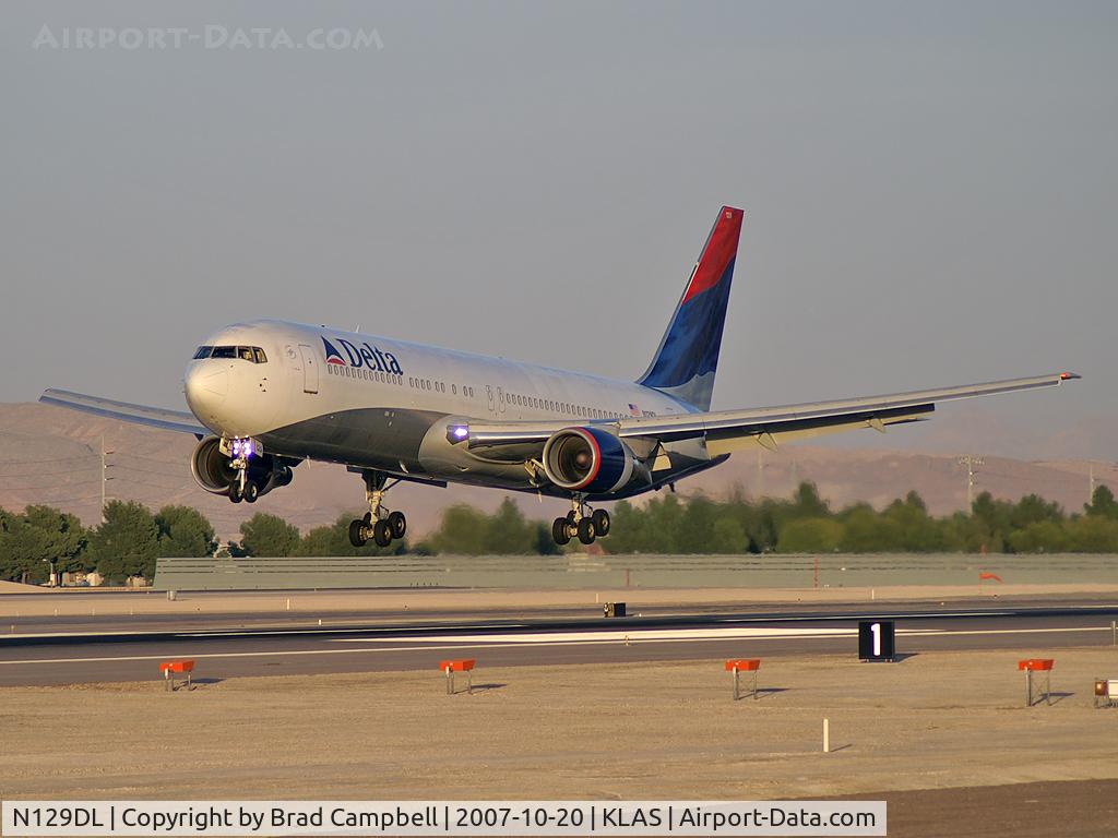 N129DL, 1988 Boeing 767-332 C/N 24079, Delta Airlines / 1988 Boeing 767-332