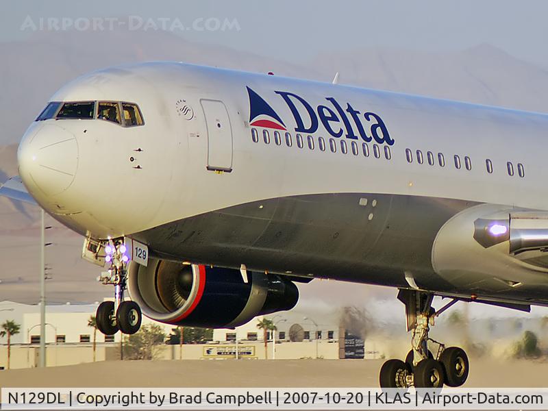 N129DL, 1988 Boeing 767-332 C/N 24079, Delta Airlines / 1988 Boeing 767-332