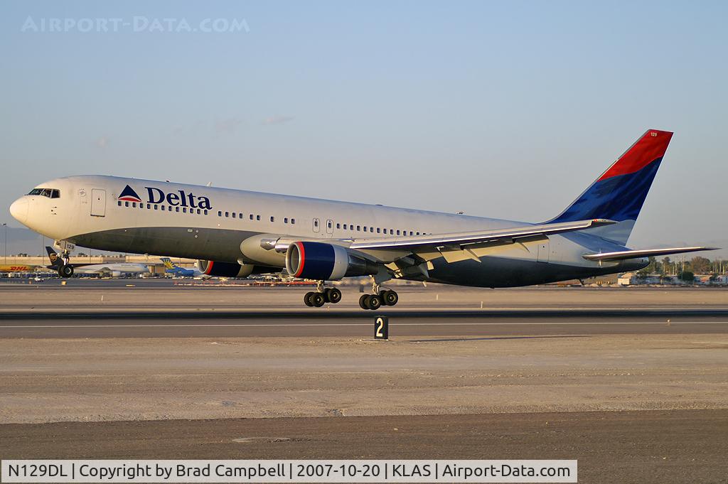N129DL, 1988 Boeing 767-332 C/N 24079, Delta Airlines / 1988 Boeing 767-332