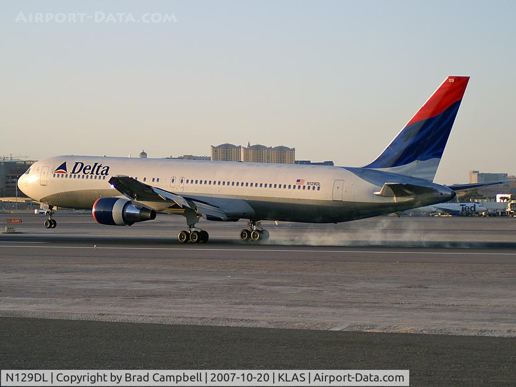 N129DL, 1988 Boeing 767-332 C/N 24079, Delta Airlines / 1988 Boeing 767-332