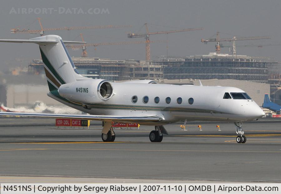 N451NS, 2007 Gulfstream Aerospace GIV-X (G450) C/N 4082, Dubai 2007 airshow.