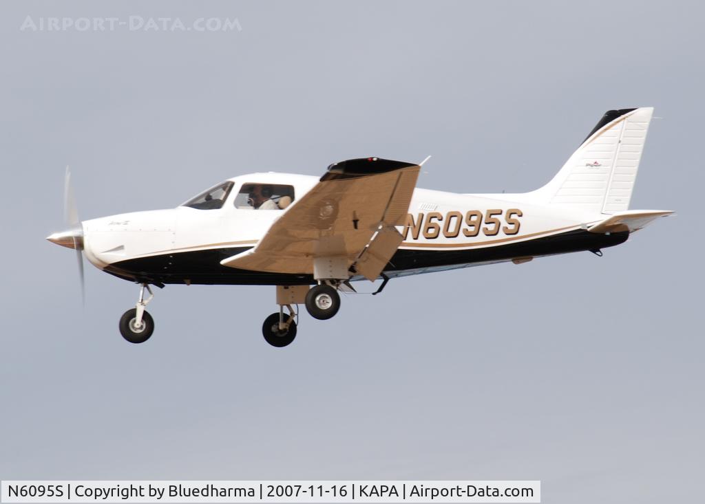 N6095S, 2007 Piper PA-28-181 Archer II C/N 2843662, Approach to 17L