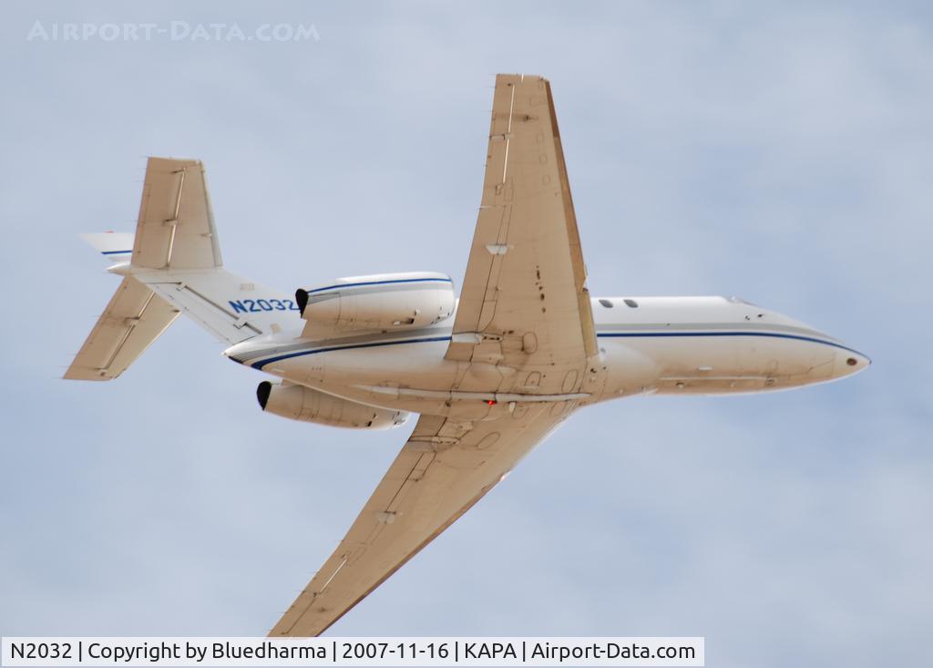 N2032, 1989 British Aerospace BAe.125 Series 800A C/N 258175, Takeoff from 35R