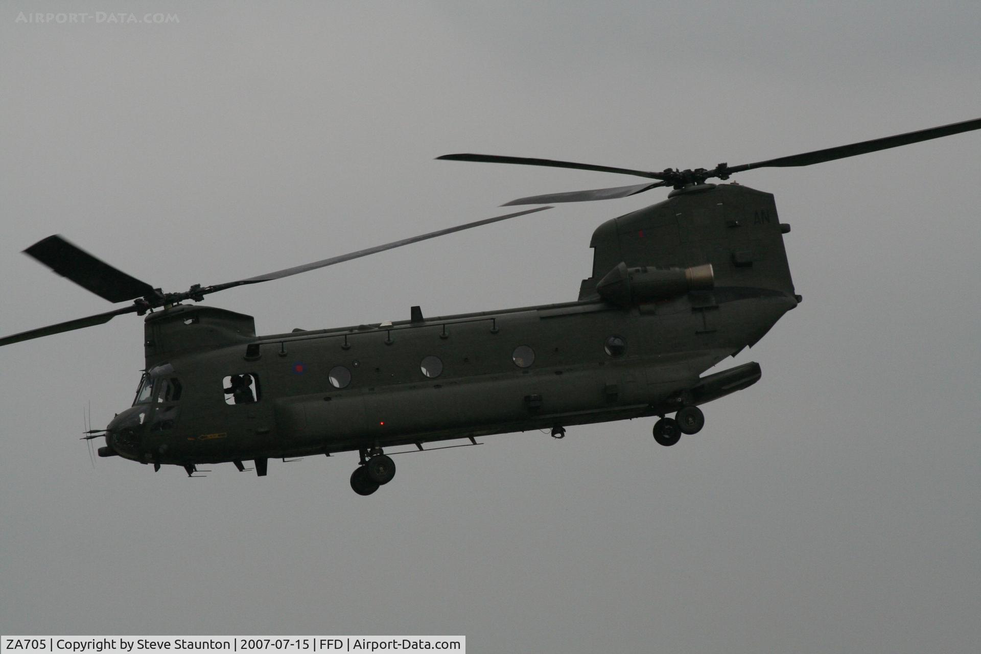 ZA705, Boeing Vertol Chinook HC.2 C/N M/A017/B-835/M7030, Royal International Air Tattoo 2007