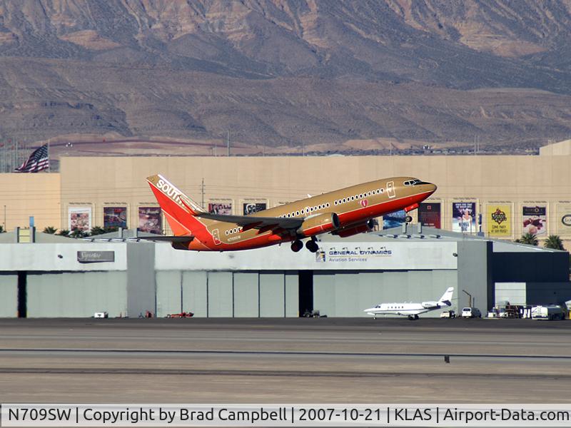 N709SW, 1998 Boeing 737-7H4 C/N 27843, Southwest Airlines / 1998 Boeing 737-7H4