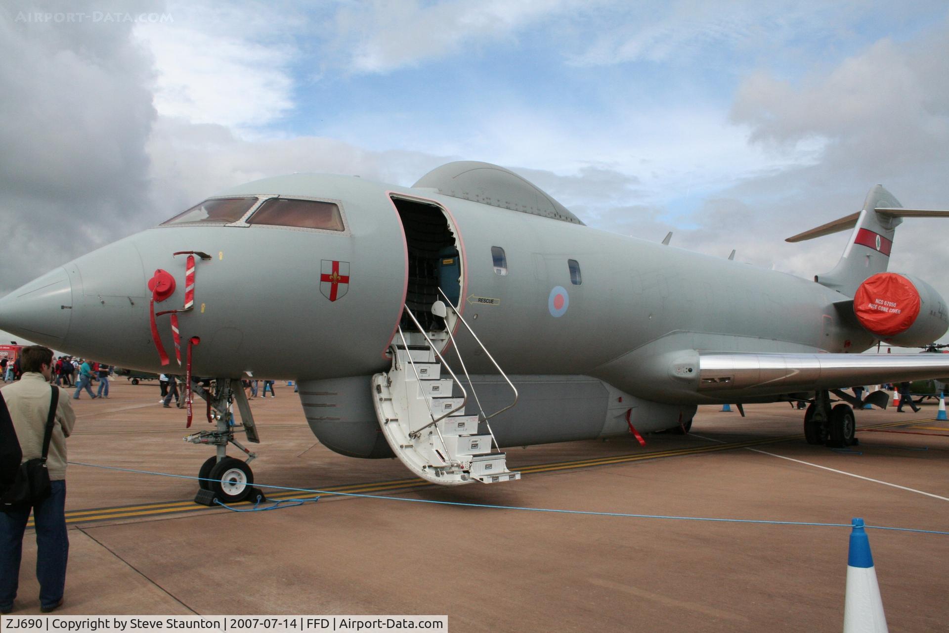 ZJ690, 2004 Bombardier BD-700-1A10 Sentinel R1 C/N 9107, Royal International Air Tattoo 2007