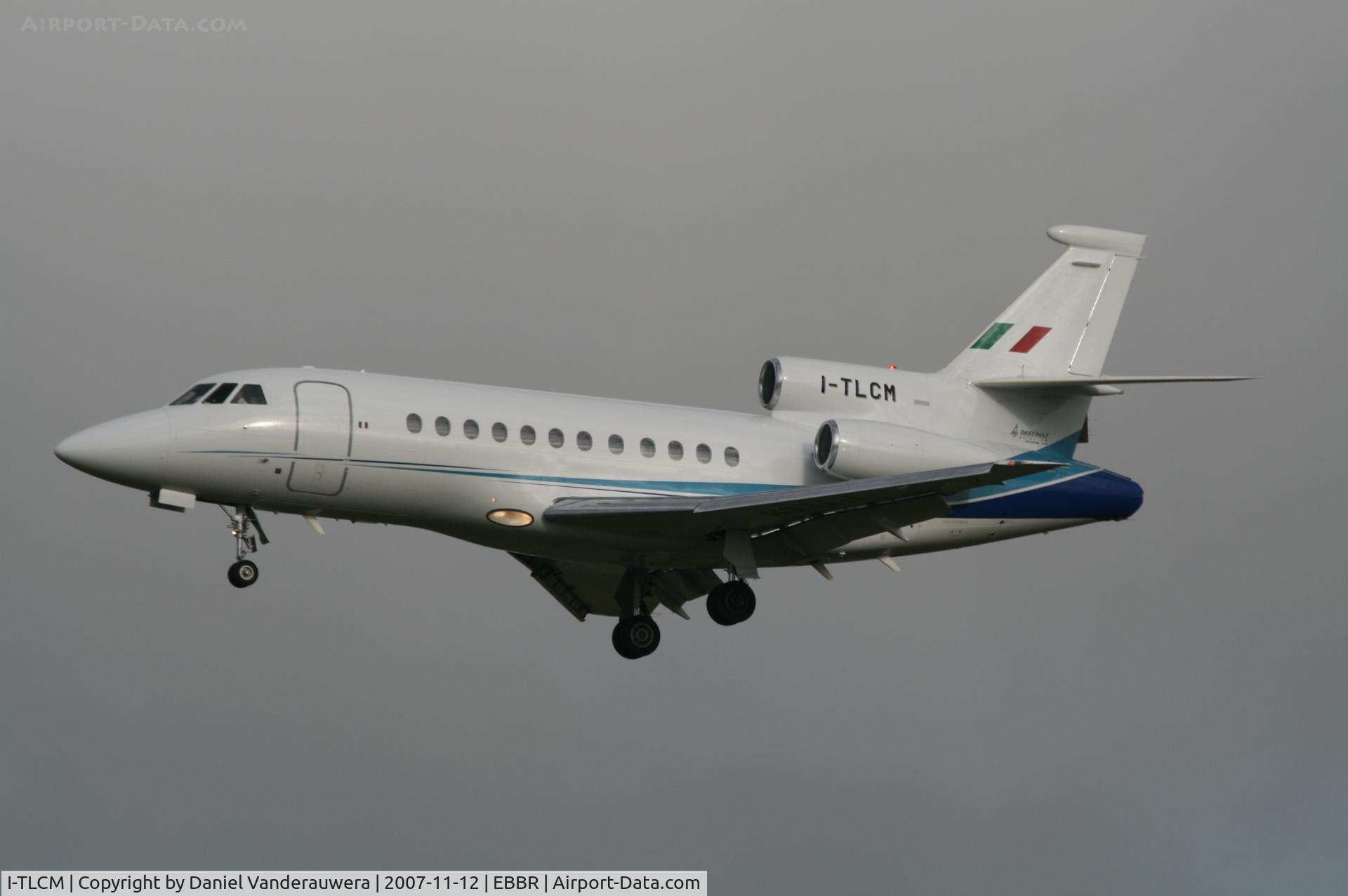 I-TLCM, 1990 Dassault Falcon 900 C/N 81, arrival to rwy 25L