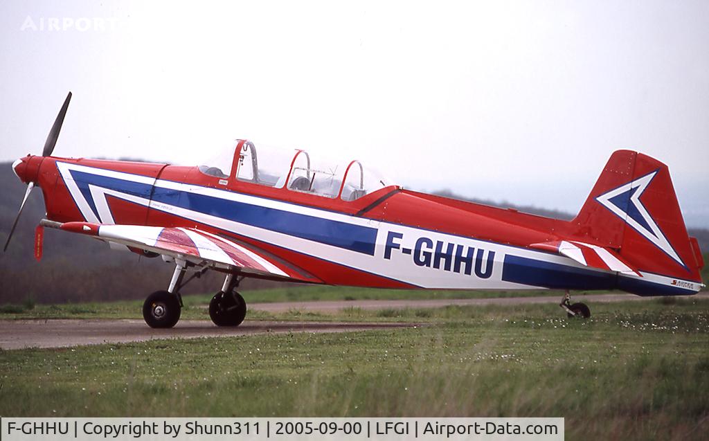 F-GHHU, Zlín Z-526 Trener Master C/N 1081, Parked at the airfield