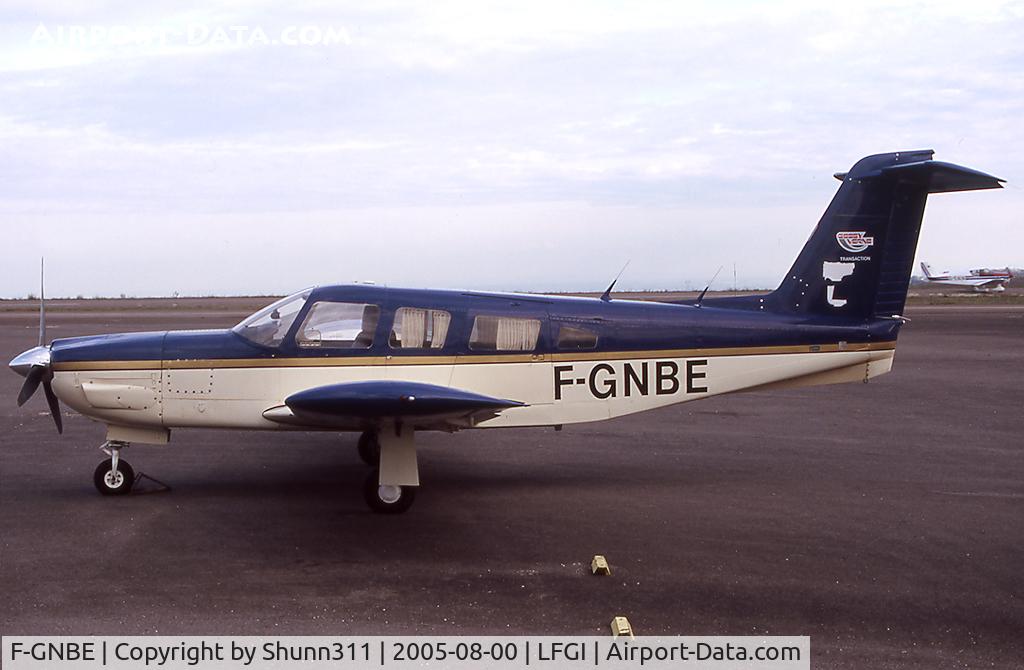 F-GNBE, Piper PA 32 RT 300 C/N 32R7885042, Parked in front the Airclub's hangar