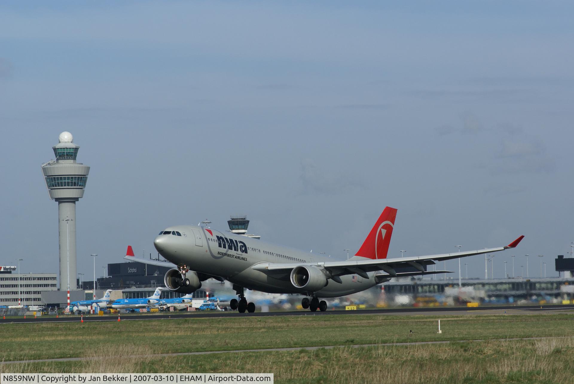 N859NW, 2006 Airbus A330-223 C/N 0722, Taking off from Schiphol