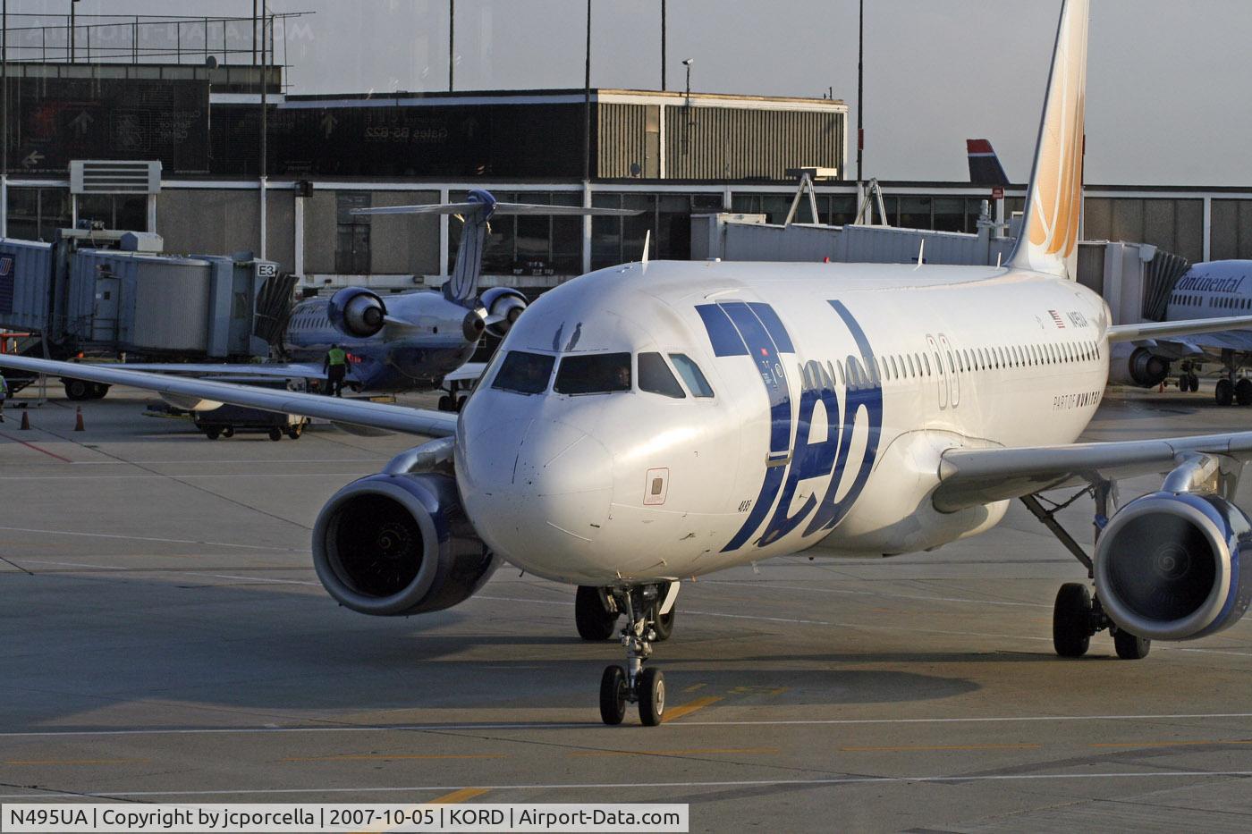N495UA, 2002 Airbus A320-232 C/N 1842, Arriving at the gate at Chicago's O'Hare