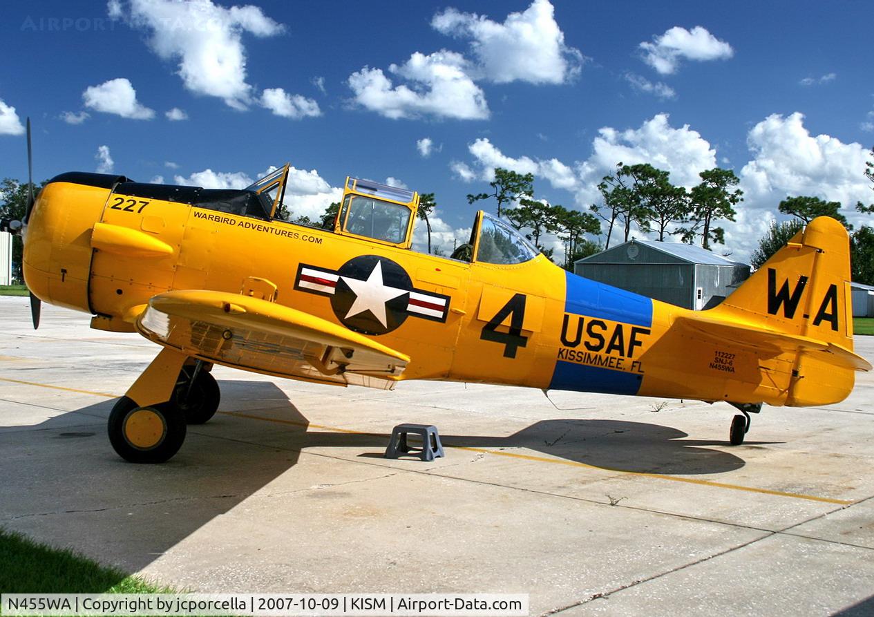 N455WA, 1945 North American SNJ-6 Texan C/N 121-43190, At the ramp waiting for a customer to ride this beauty