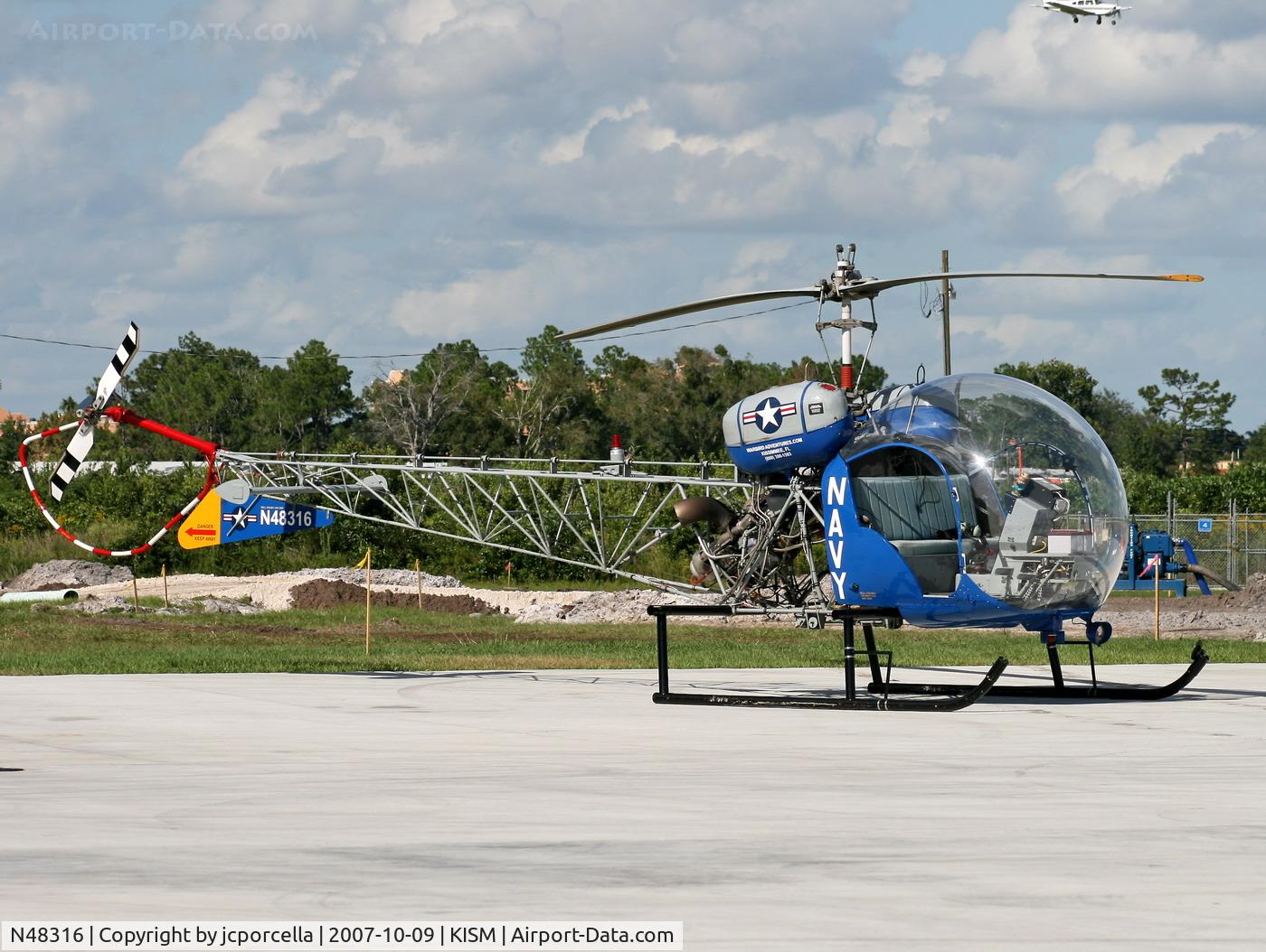 N48316, 1966 Bell 47G-3B-1 Sioux C/N 3628, At the ramp waiting for a customer to ride this beauty