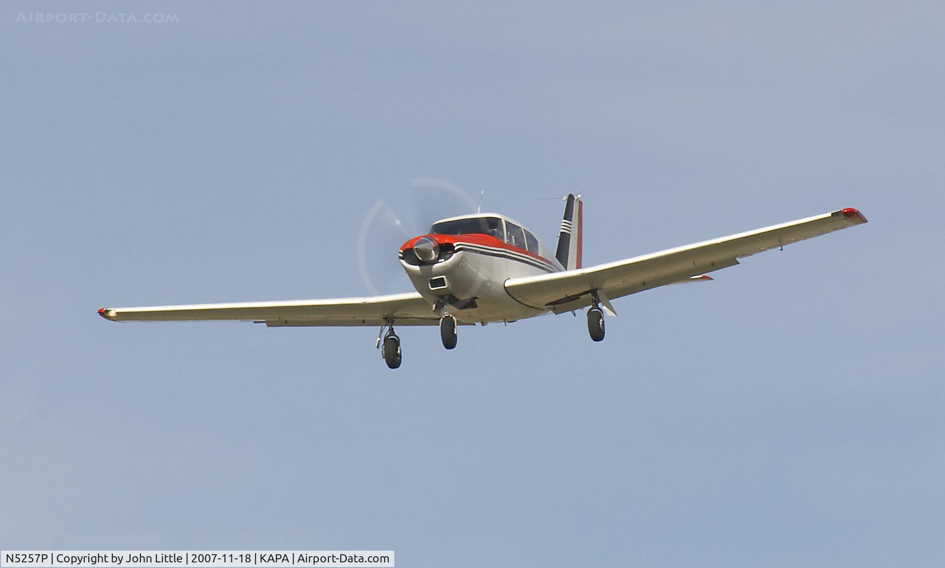 N5257P, 1958 Piper PA-24-250 Comanche C/N 24-289, Approach to 17L