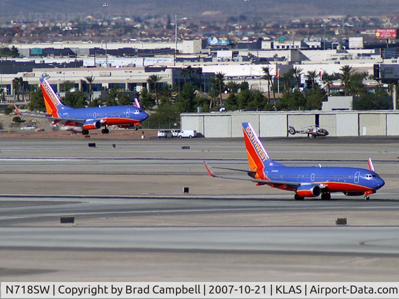 N718SW, 1998 Boeing 737-7H4 C/N 27852, Southwest Airlines / 1998 Boeing 737-7H4