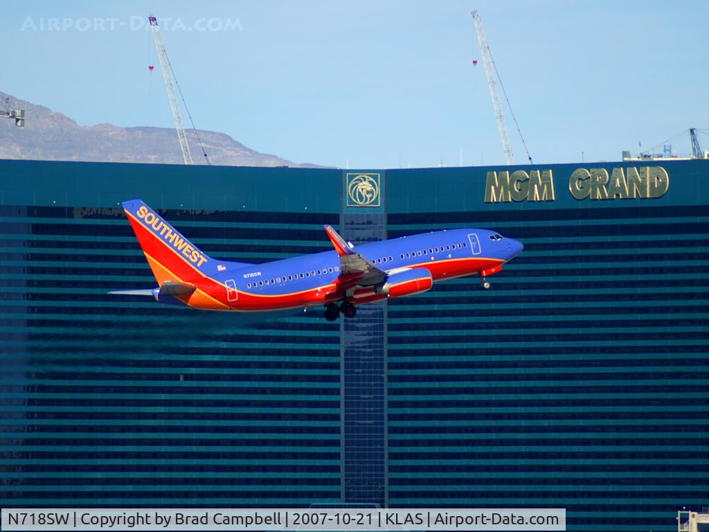 N718SW, 1998 Boeing 737-7H4 C/N 27852, Southwest Airlines / 1998 Boeing 737-7H4
