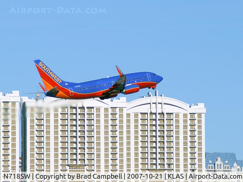 N718SW, 1998 Boeing 737-7H4 C/N 27852, Southwest Airlines / 1998 Boeing 737-7H4